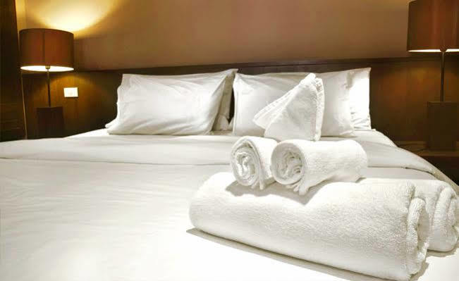 Oyo Lord Nelson Hotel Telford Bagian luar foto